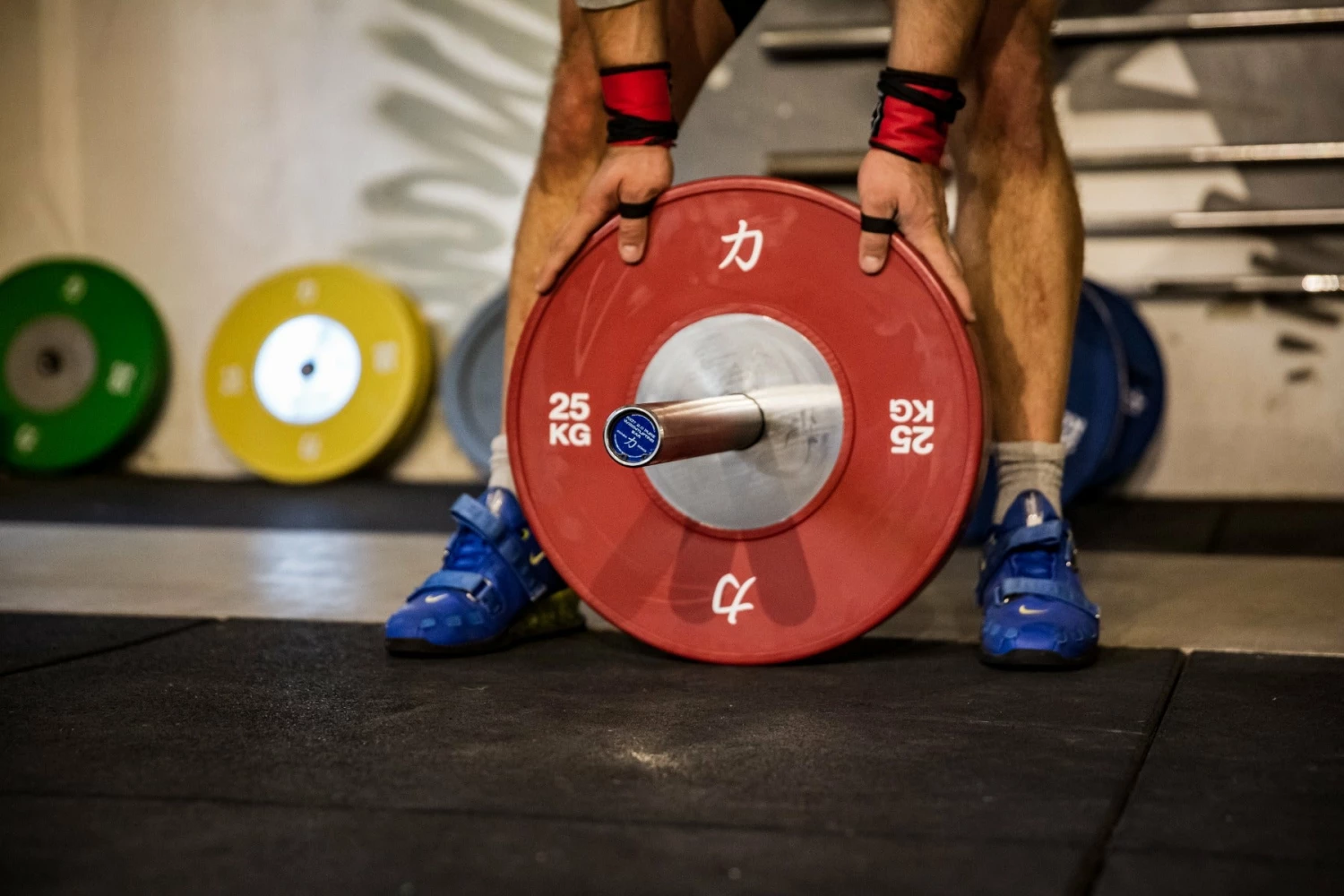 Riot Gewichtheberstange - Mens 20kg, IWF-Spezifikationen – Bild 6